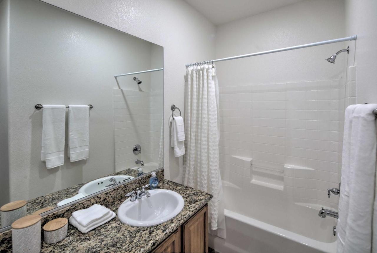 Desert Condo With Pool About 3 Miles To Colorado River! 불헤드시티 외부 사진